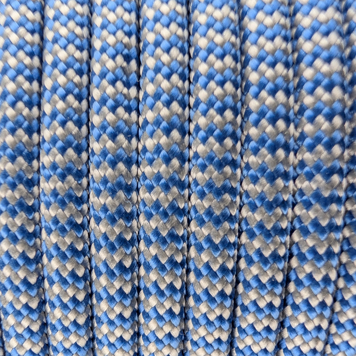 Close-up of the woven sheath on Blue White Stripe Paracord 550, showing 4mm braid