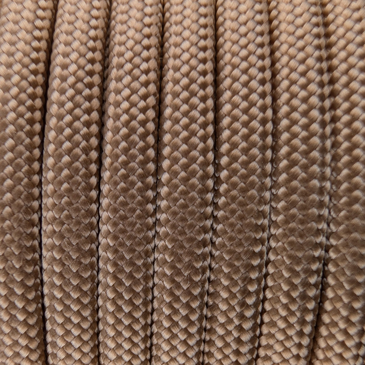 Close-up of the woven sheath on Copper Paracord 550, showing 4mm braid