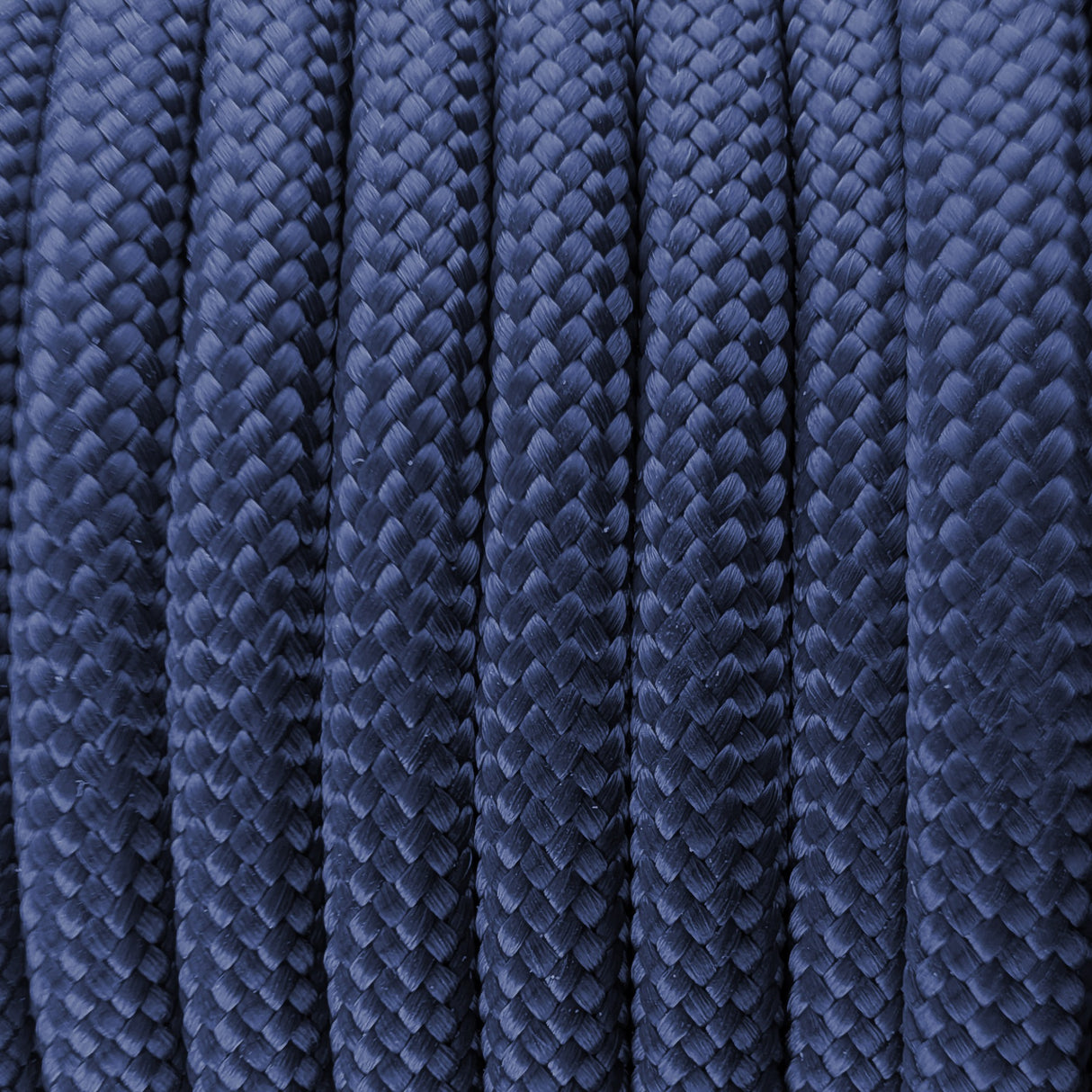 Close-up of the woven sheath on Navy Paracord 550, showing 4mm braid