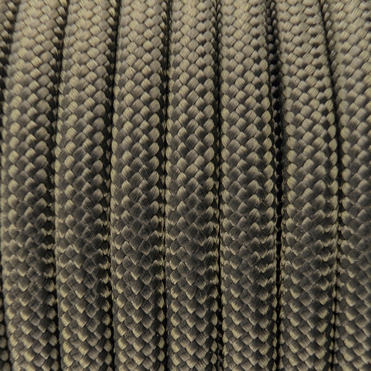 Close-up of the woven sheath on Olive Paracord 550, showing 4mm braid