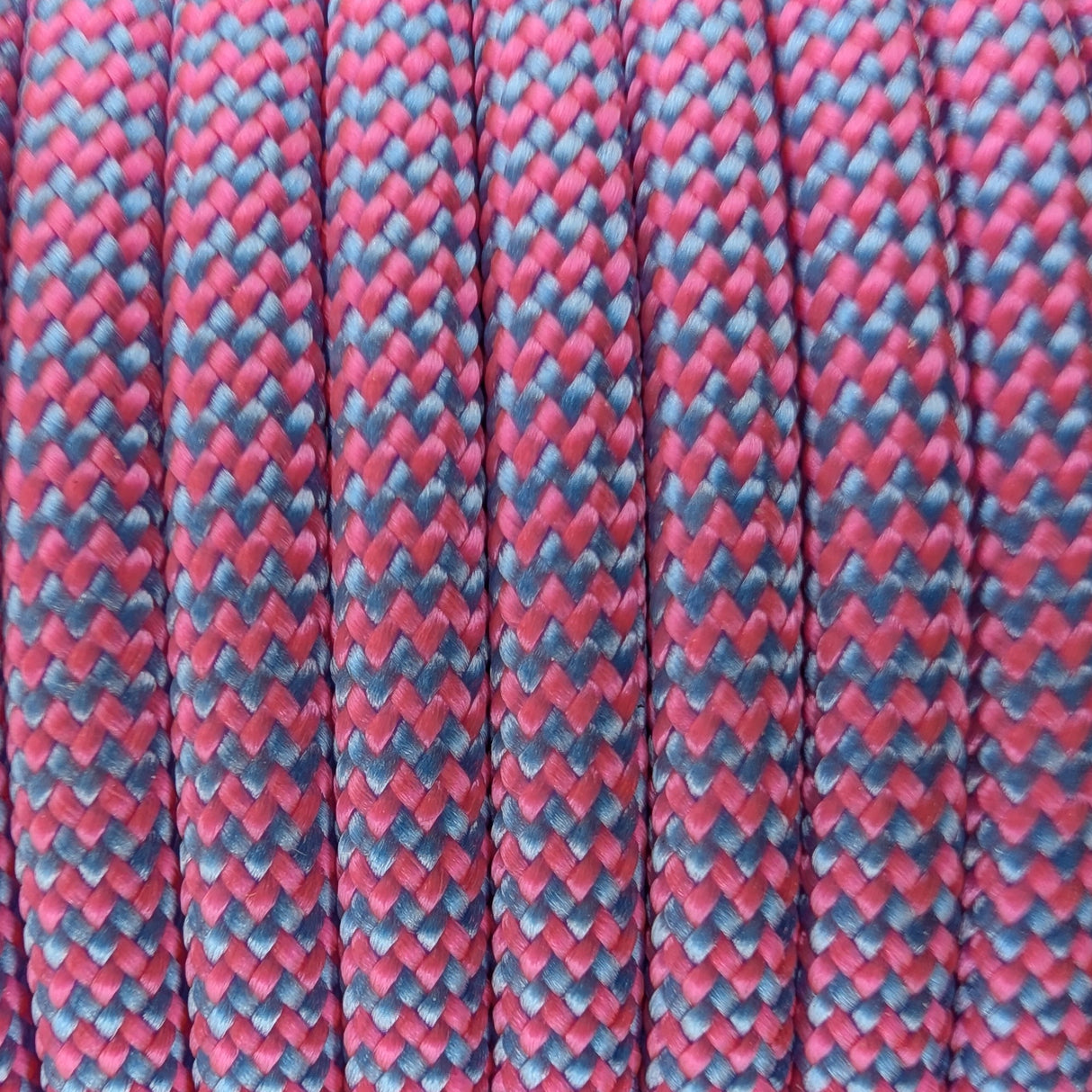 Close-up of the woven sheath on Pink Blue Stripes Paracord 550, showing 4mm braid
