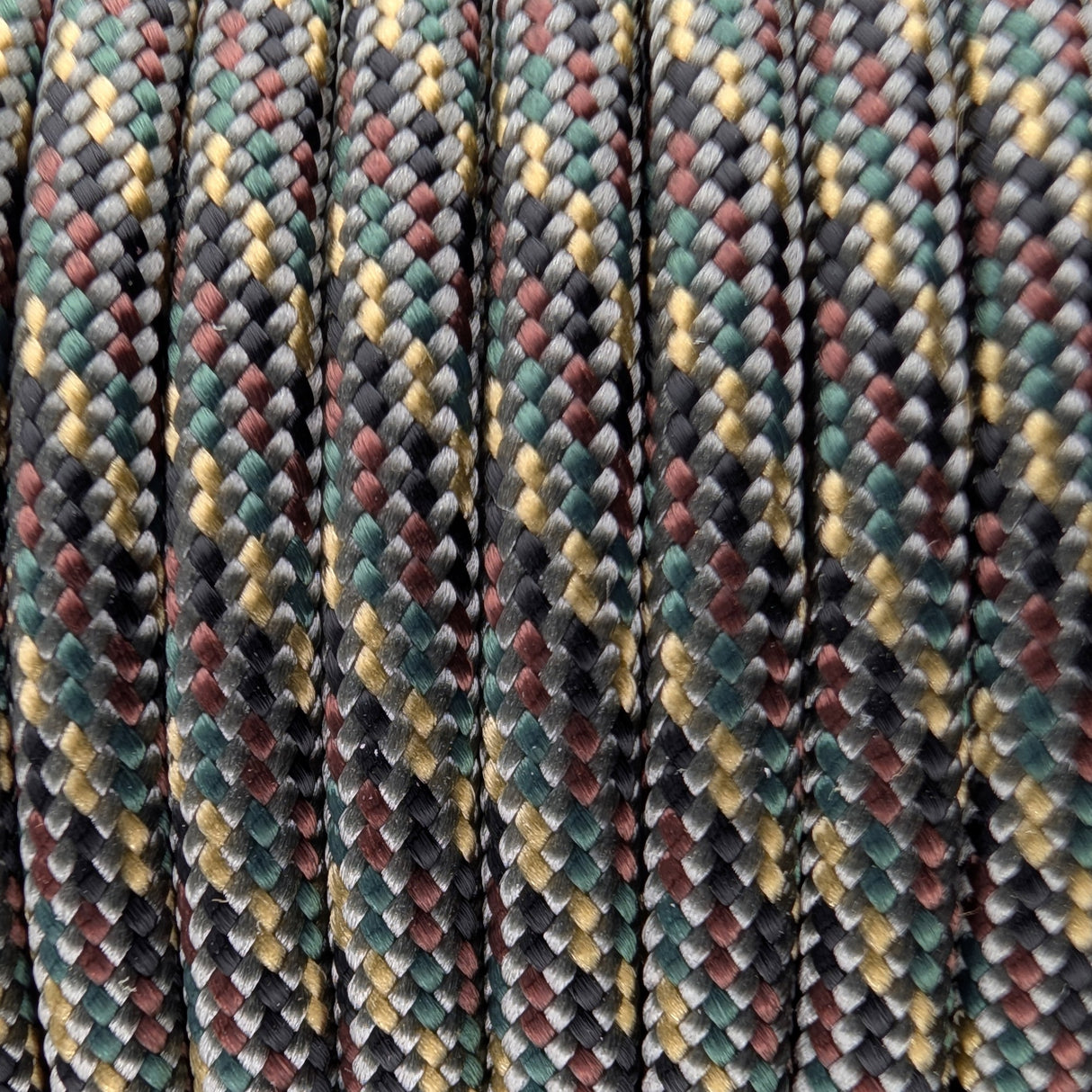 Close-up of the woven sheath on Dense Jungle Paracord 550, showing 4mm braid