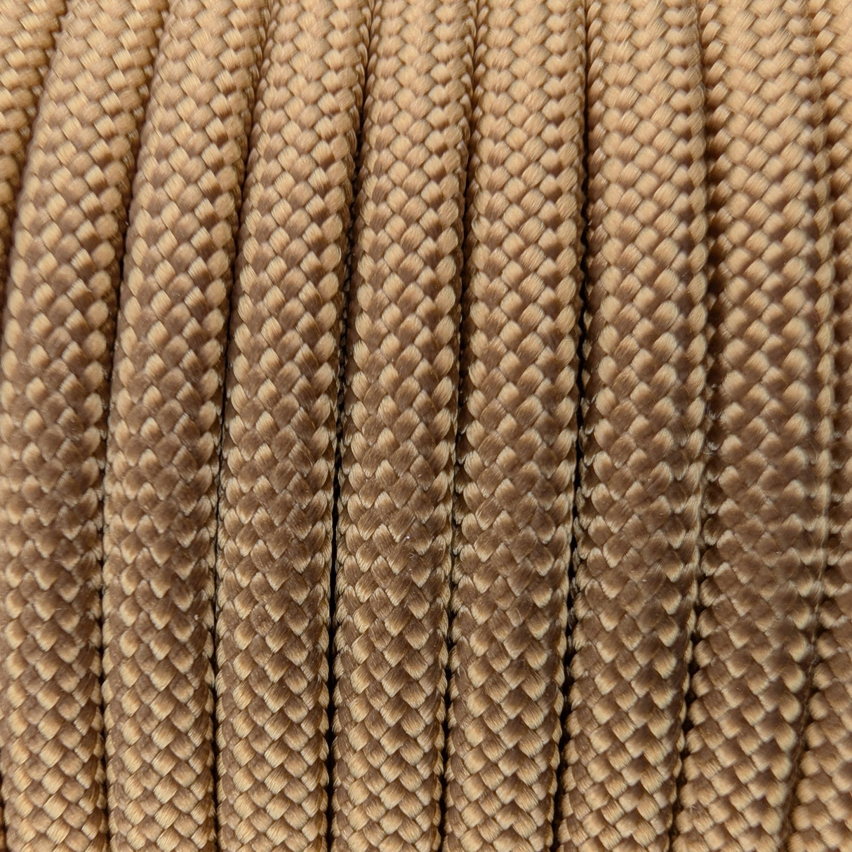 Close-up of the woven sheath on Gold Paracord 550, showing 4mm braid