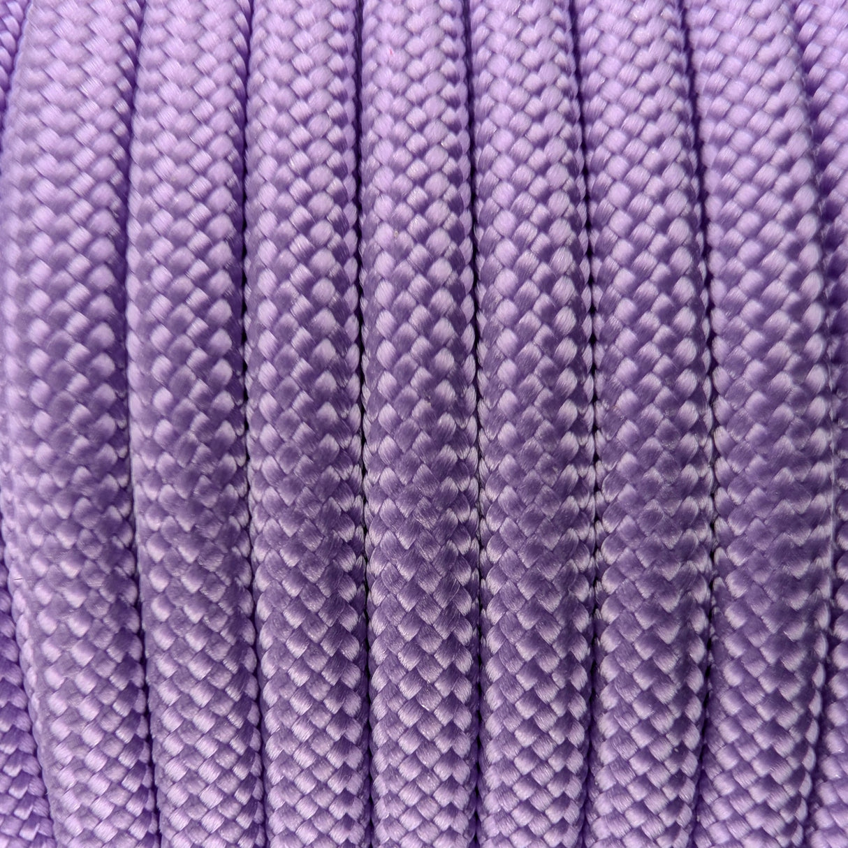 Close-up of the woven sheath on Lavender Paracord 550, showing 4mm braid