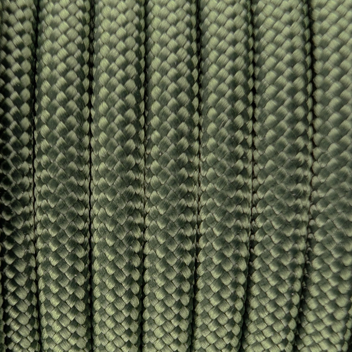 Close-up of the woven sheath on Olive Green Paracord 550, showing 4mm braid