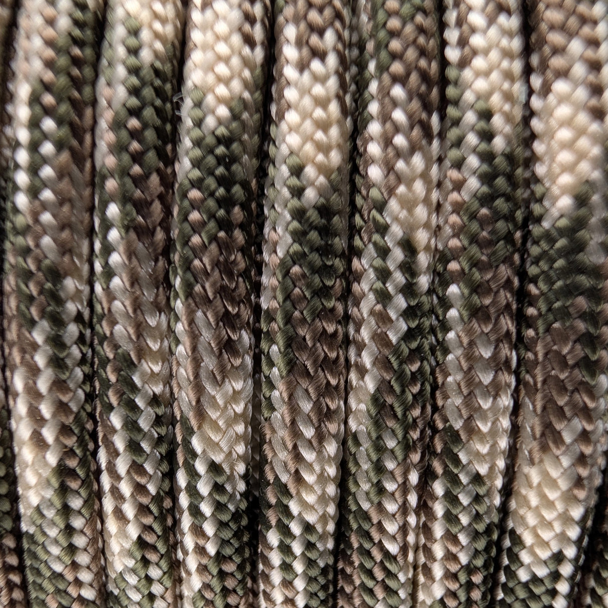 Close-up of the woven sheath on Sand Jungle Paracord 550, showing 4mm braid